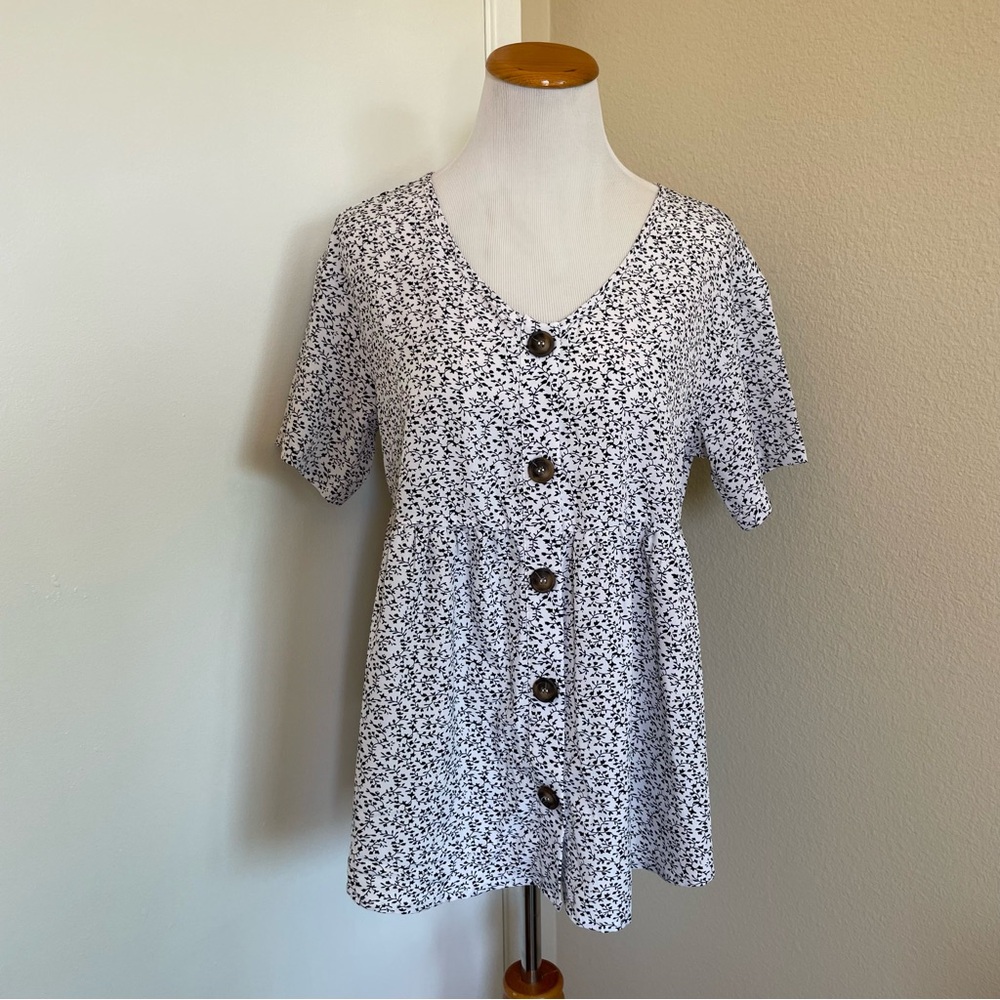 Floral Button-Down Women's Top NWOT